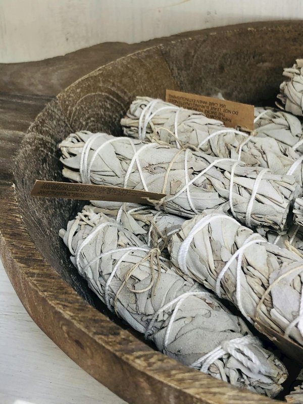 Prendre soin du corps : Pourquoi utiliser du bâton de sauge ?